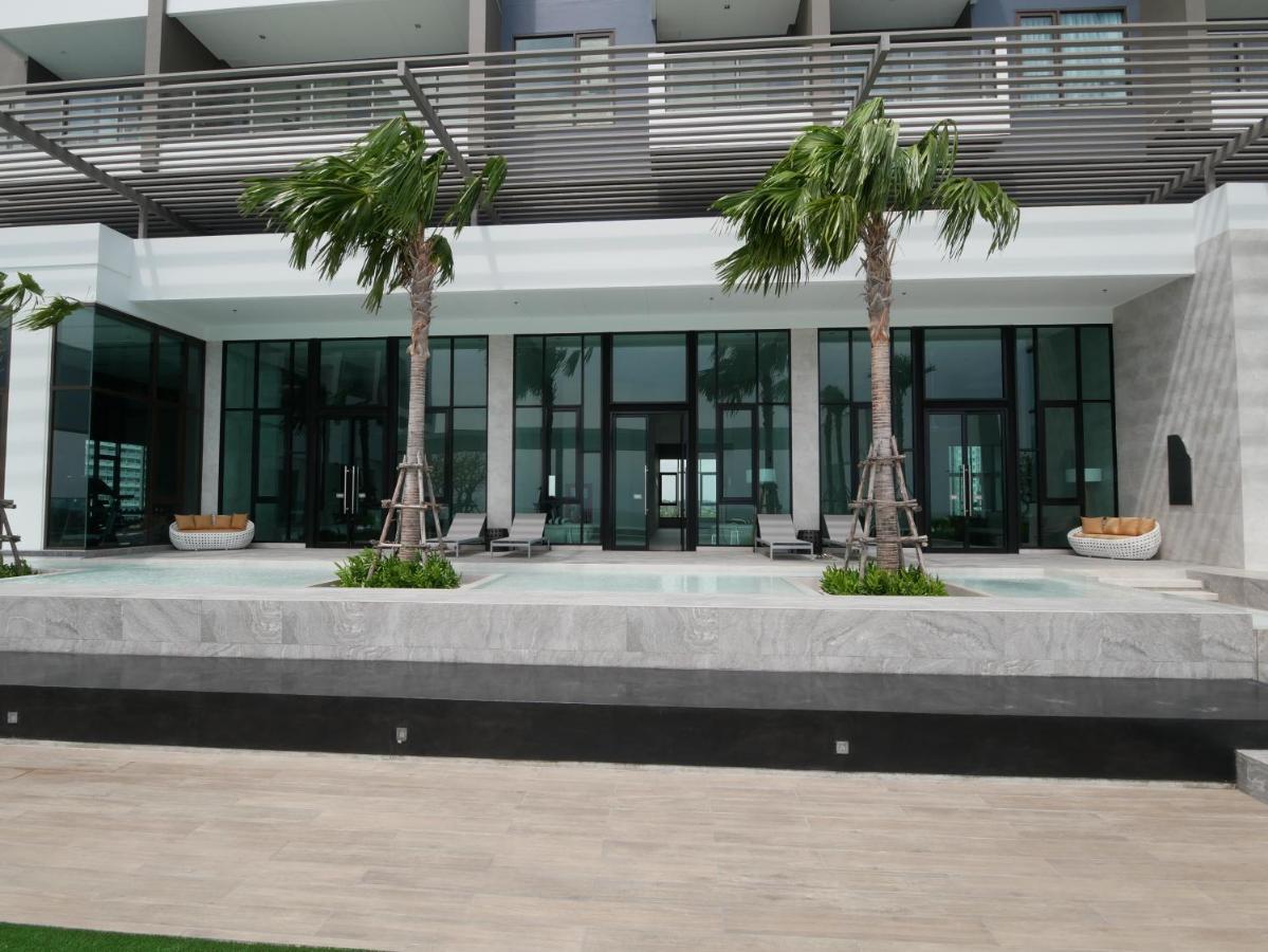 Aeras - The Ultimate Beachfront Experience Pantai Jomtien Luaran gambar
